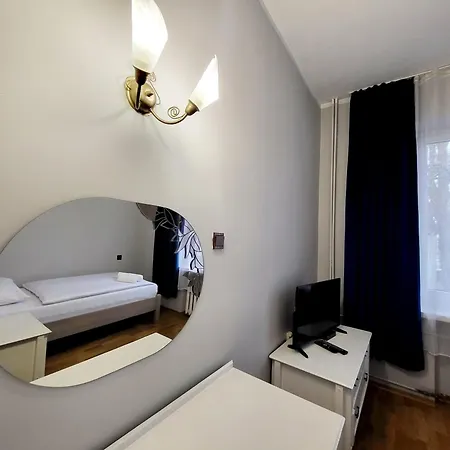 Piast Bed & Breakfast 2*