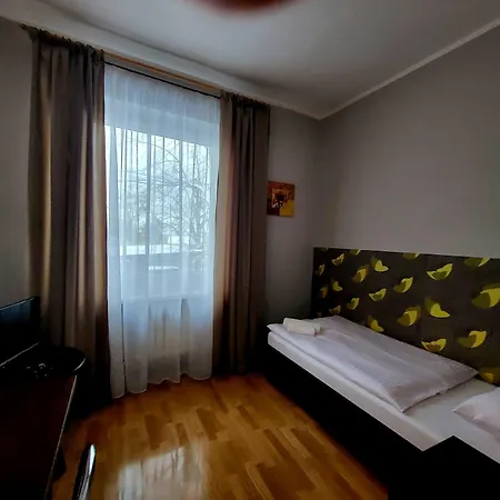 Piast Bed & Breakfast 2*
