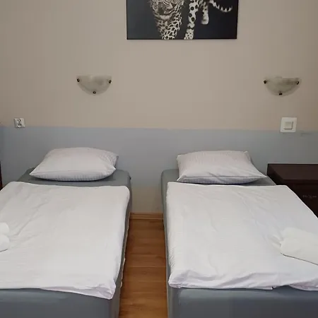 Piast فندق مبيت وإفطار 3*