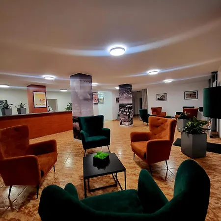 Piast فندق مبيت وإفطار 3*