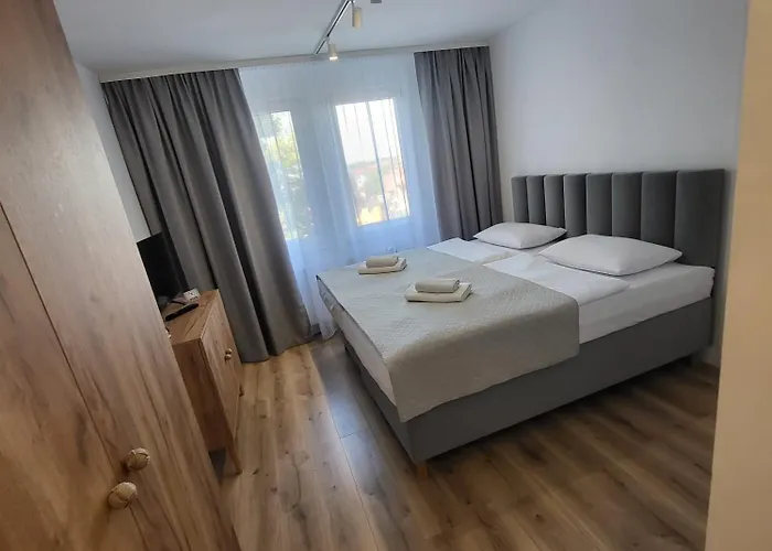 Piast Bed & Breakfast 3*